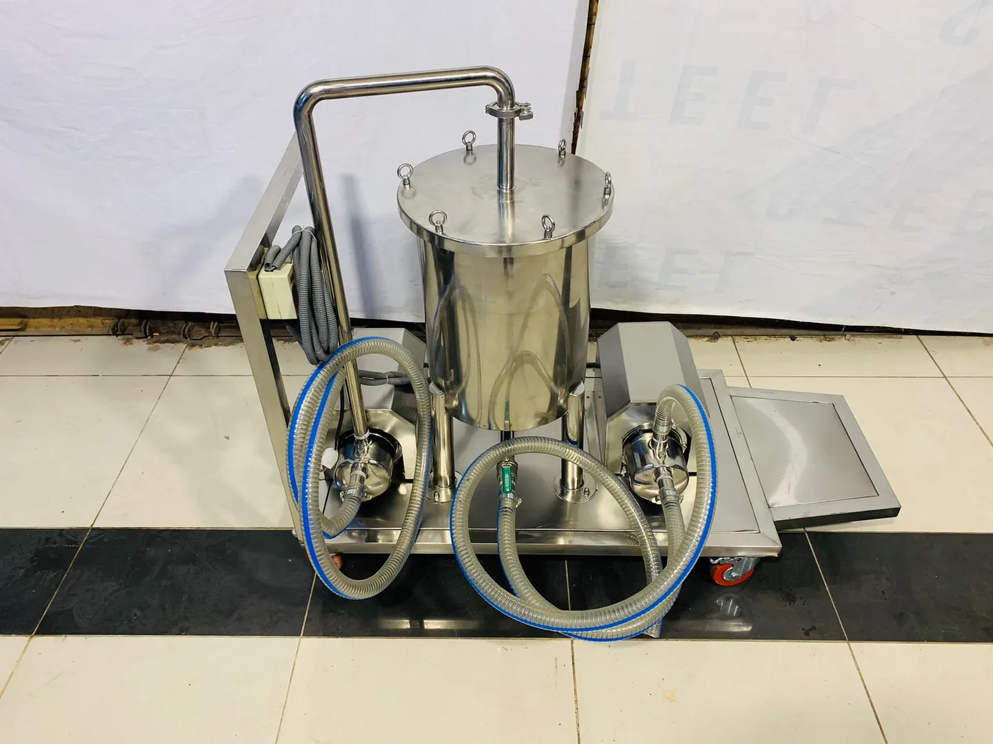 Oil Filtration Trolley - Image 3