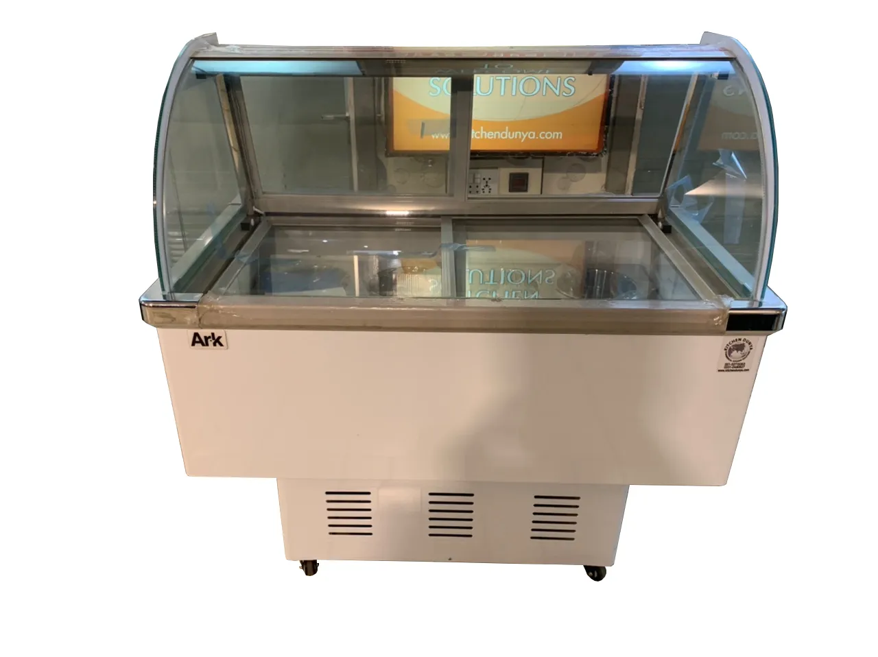 Ice Cream Display 4? 022