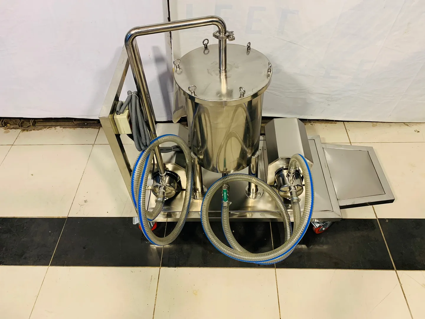 Oil Filtration Trolley - Image 5